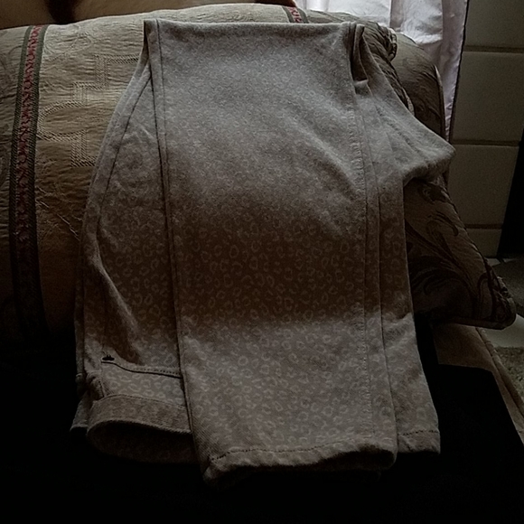 Pants - Picture 3 of 6